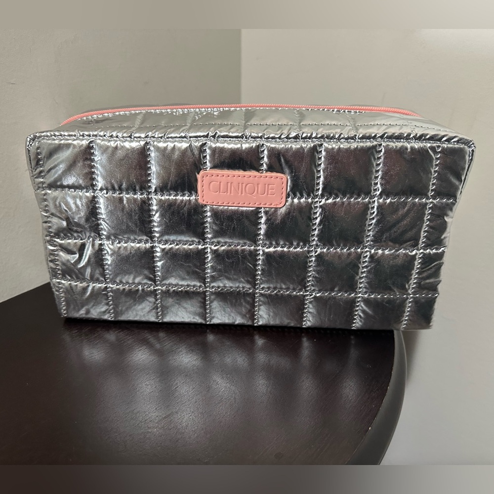 NEW CLINIQUE SILVER QUILTED COSMETICS BAG